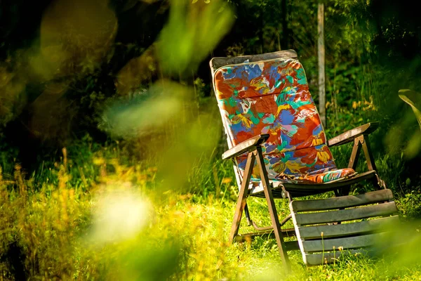 Liegestuhl Einem Privaten Garten — Stockfoto