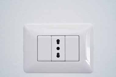 Beyaz Soket Beyaz Duvar 'da