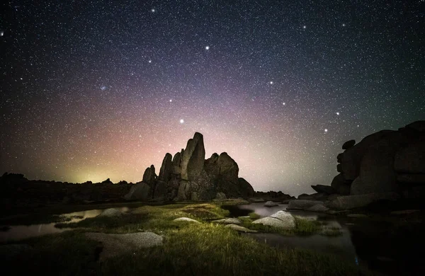 Noční Obloha Nad Zasněženými Horami Austrálie — Stock fotografie