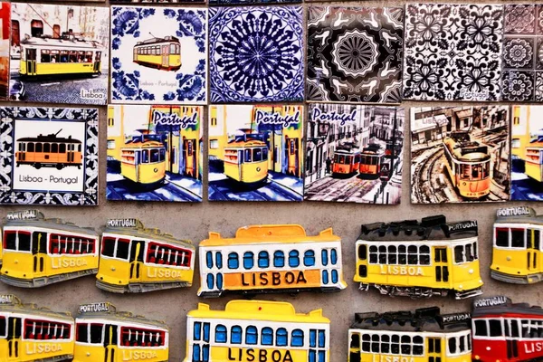 Kleurrijke Magneet Souvenirs Van Lissabon Stad — Stockfoto