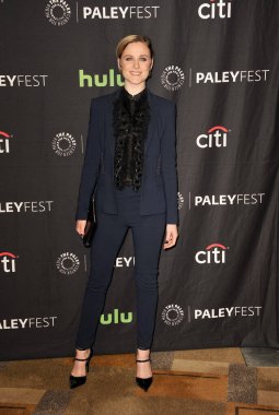 Aktris Evan Rachel Wood kamerada poz veriyor 