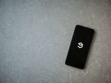Ekranda logo olan 9GAG uygulama başlatma ekranı 