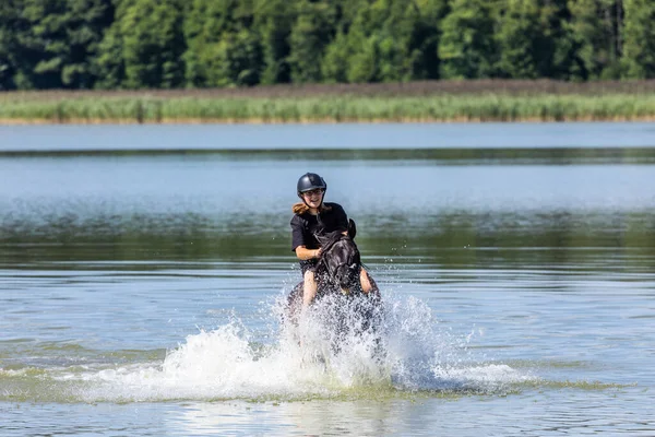 Horseback Riding Teenager Girl Galloping Throug Water — Stock Photo, Image