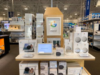 Google Yuva Ev Cihazı Orlando 'daki Best Buy' da görüntüleme