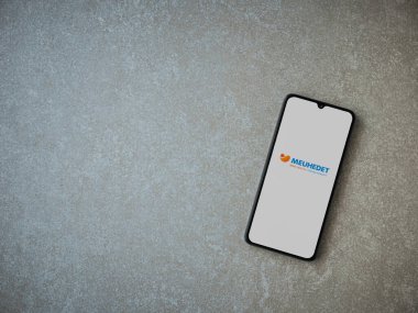 Meuhedet Sağlık Hizmetleri uygulama çalıştırma ekranında logo var