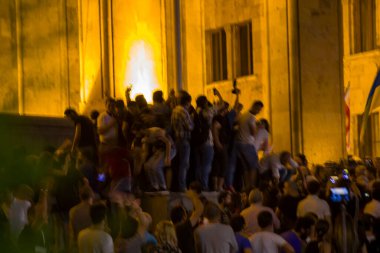 Gavrilov Gecesi veya hükümet karşıtı protestolar olarak da bilinen parlamento önündeki Gürcü protestoları. 2019 saqartvelo protestosu