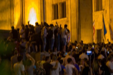Gavrilov Gecesi veya hükümet karşıtı protestolar olarak da bilinen parlamento önündeki Gürcü protestoları. 2019 saqartvelo protestosu