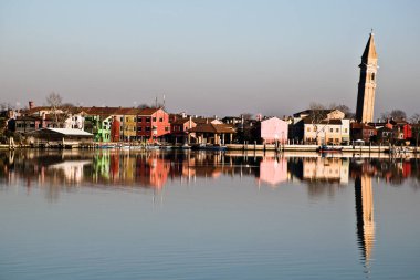 Burano Adası, İtalya 'nın renkli evleri