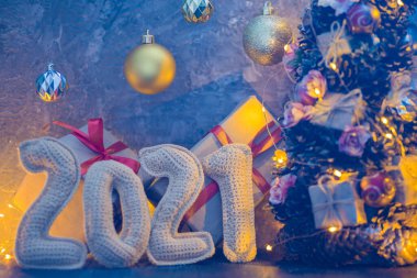 Yeni yılın yakın plan çekimleri ve arka plan için Noel dekorasyonu