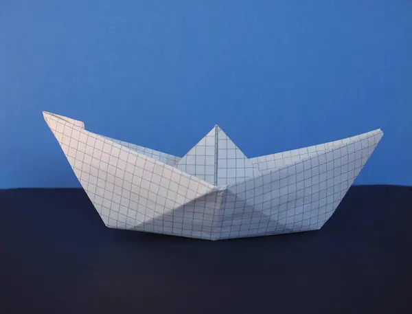 Игрушечная Бумага Лодка Вид Сзади — стоковое фото