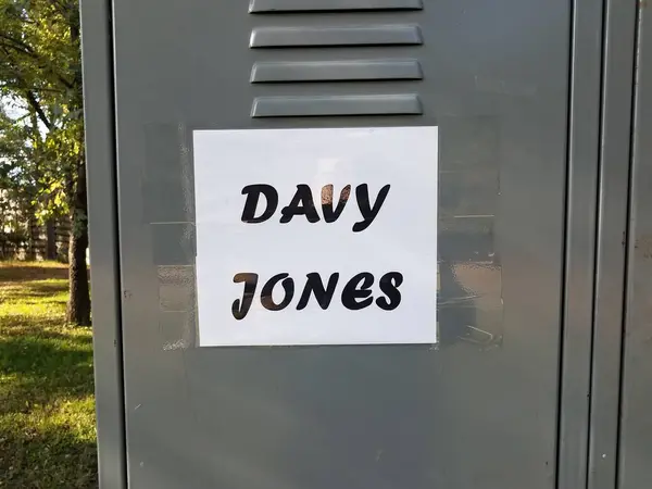 Знак Шкафчика Дэви Джонса Металлическом Шкафчике — стоковое фото