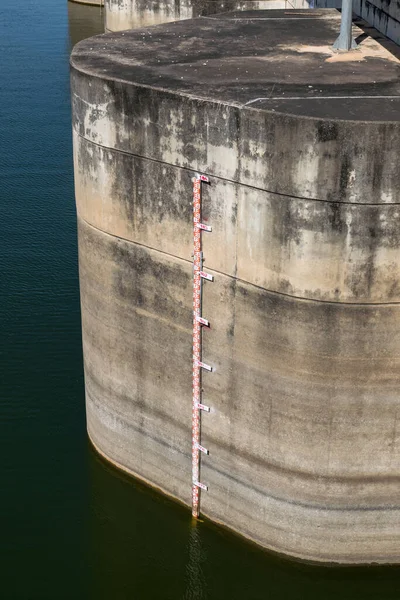 Baraj Su tarım için saklamak