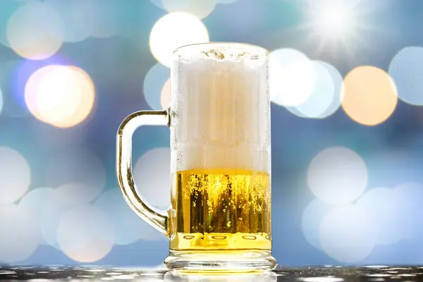 ゴールデン ビール白泡 — ストック写真