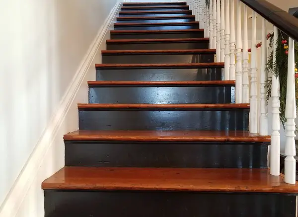 Black Brown Wood Stairs White Railing — Stock Photo, Image