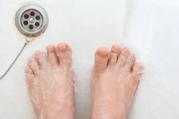 Wrinkled Skin Toes While Showering Bathroom — Stock Photo, Image