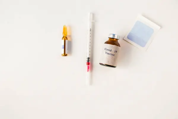 Vaccine Ampule Needle White Background — Stock Photo, Image