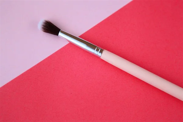 Isolated Beauty Makeup Eyeshadow Brush Graphic Pink Background — Stock Photo, Image