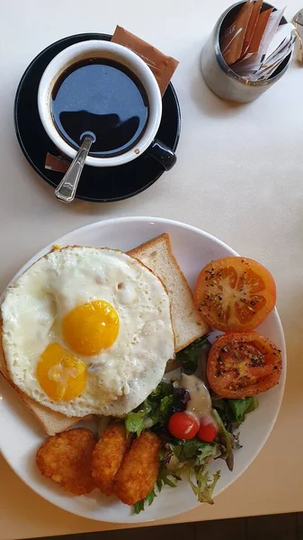 Breakfast Eggs Coffee Vegetables — Stock Photo, Image