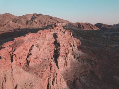 Desert Cliffs gündüz görüşü, doğal arka plan 