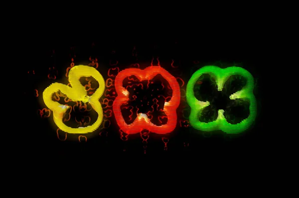 Drei Scheiben Grüner Roter Und Gelber Pfeffer Mit Glitch Effekt — Stockfoto