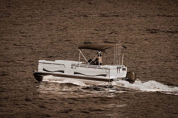 Лодка Воде Черно Белый Выстрел Высокой Скорости Вид Сбоку — стоковое фото