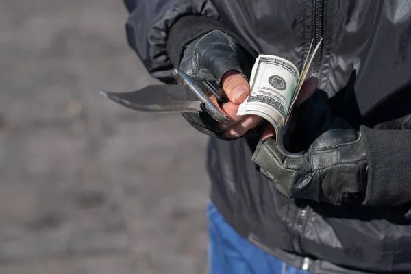 Bandit Hands Hold Knife Count Banknotes — Stock Photo, Image
