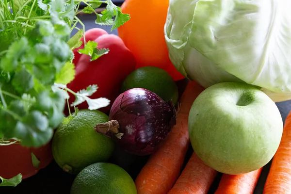 Composition Vegetables Fruit Unions Apple Carrot Lemon Orange Bell Peppers — Stock Photo, Image