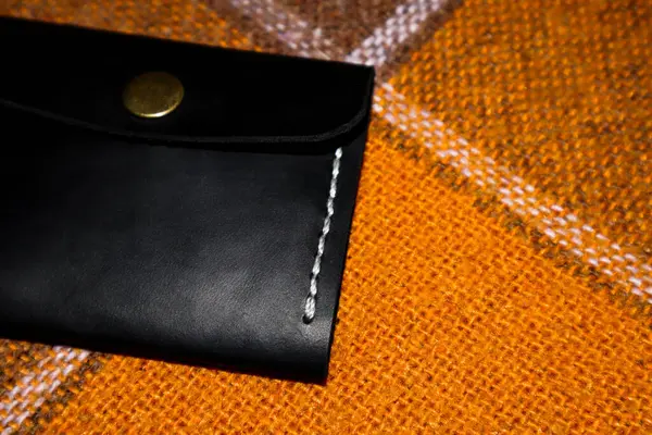 Närbild Leather Wallet Bordsskivan — Stockfoto