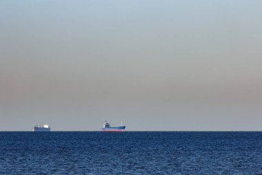 Mavi toplu taşıyıcı endüstriyel çekim