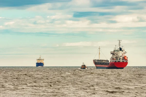 Вид Тло Червоного Вантажного Корабля — стокове фото