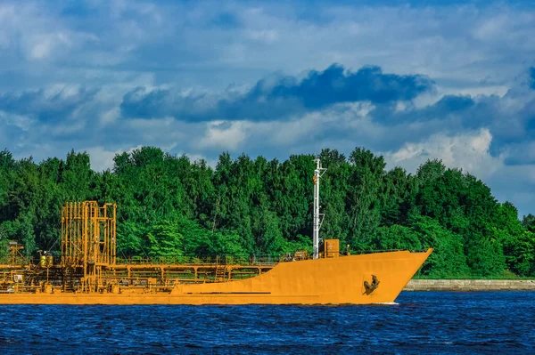 Yellow Tanker Ship Sea — Stock Photo, Image
