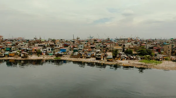 マニラ市内のスラム街と貧しい地区 — ストック写真