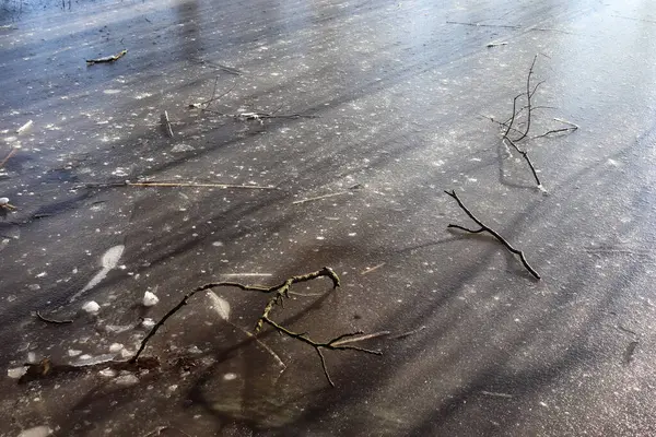 Nieve Cubierto Paisaje Lago Congelado Norte Europa Día Soleado —  Fotos de Stock
