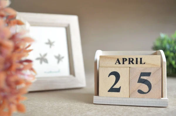 Calendario Madera Con Mes Abril Concepto Planificación — Foto de Stock
