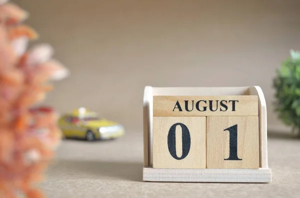 Κοντινό Πλάνο Του Ημερολογίου Ξύλινα Μπλοκ Την Αυγούστου — Φωτογραφία Αρχείου