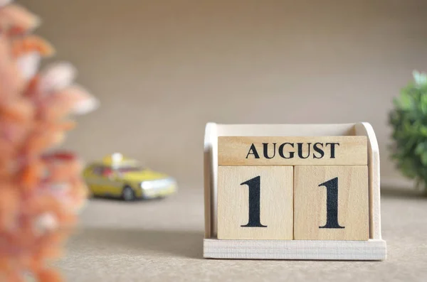 Крупным Планом Календарь Деревянных Блоков Августа — стоковое фото