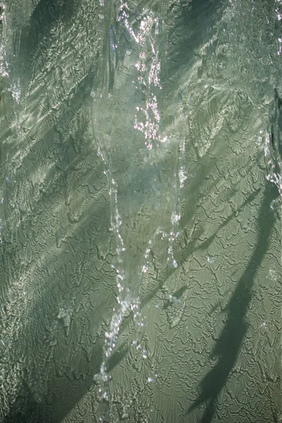 Fonteinen Stromende Bruisend Water Een Pool — Stockfoto