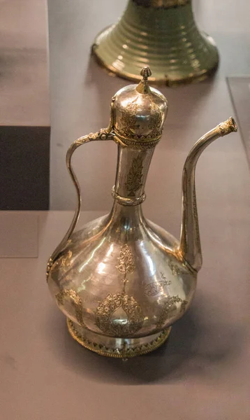 Very Old Style Metal Ewer Water Jar — Stock Photo, Image