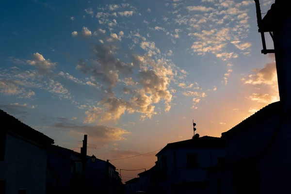 7月のスペイン南部のアンダルシアの村の日没 — ストック写真