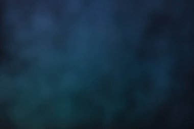 Koyu arkaplanda sigara iç