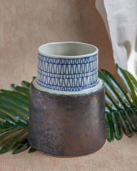 Handmade Ceramic Vase White Textured Table Cloth — Stock Photo, Image
