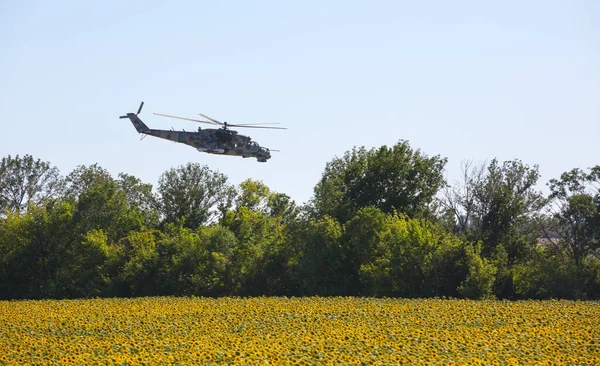 Военный Вертолет Hind — стоковое фото