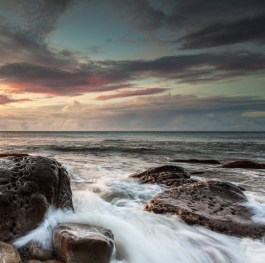 Gün batımında Tayvan 'da deniz manzarası