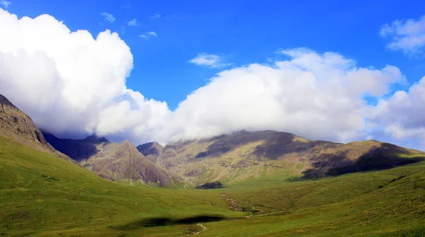 Landschaft Der Wunderschönen Berge — Stockfoto