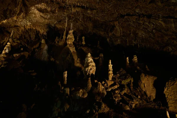 Σχηματισμοί Ασβεστόλιθου Μέσα Σπήλαια Macocha Στο Moravian Karst — Φωτογραφία Αρχείου