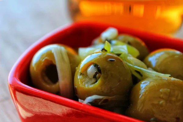 Delicious Spanish Tapa Olives Onion Oregano Olive Oil — Photo