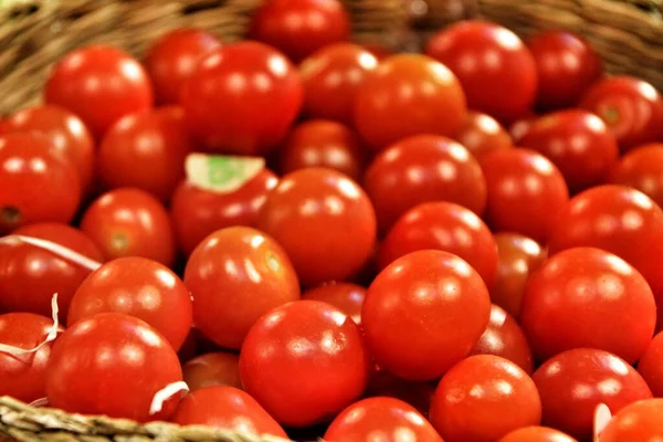 Tomates Para Venda Uma Banca Mercado — Fotografia de Stock