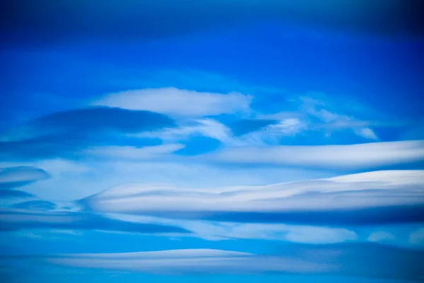 Piękne Niebo Soczewkowymi Chmurami — Zdjęcie stockowe