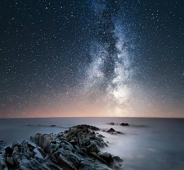 Upeat Rantamaisemat Tähtitaivaalla Irlannin Luonto — kuvapankkivalokuva