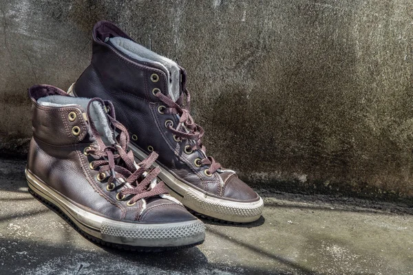Brown Retro High Top Canvas Sneakers Placed Old Cement Floor — Stockfoto